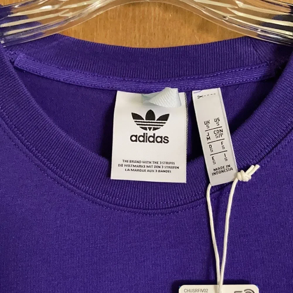 1 LEFT! Medium-Adidas Originals Logo T-shirt purple